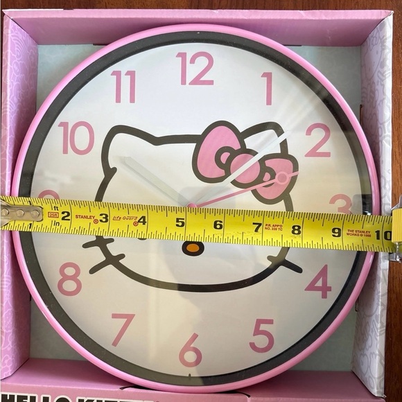 Hello Kitty Wall Clock - Picture 3 of 3